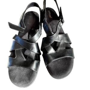 Mushrooms Sandals Black Size 8.5 Hook N Loop strap open toe memory foam